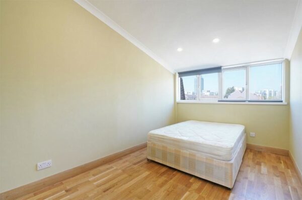 Distillery Walk, Brentford