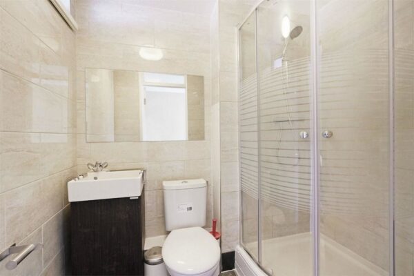 Distillery Walk, Brentford