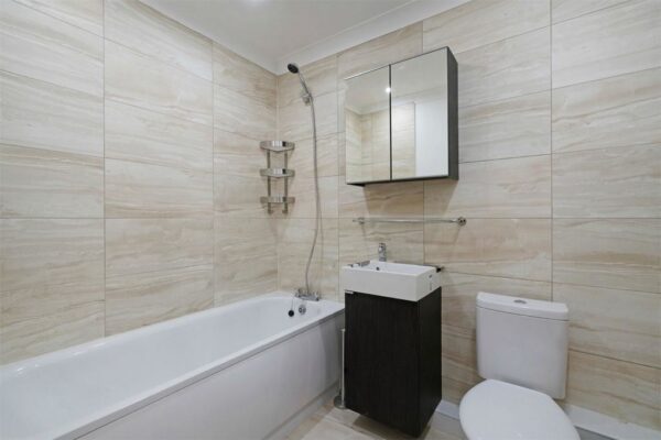 Distillery Walk, Brentford