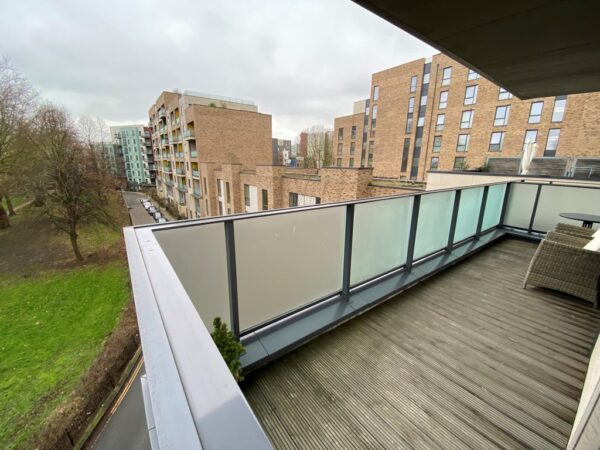 Bollo Bridge Road, London